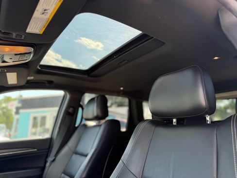 Used 2017 Jeep Grand Cherokee Limited AWD/4WD image 12