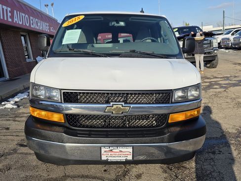 Used 2018 Chevrolet Express 3500 LT w/ LT Preferred Equipment Group image 2