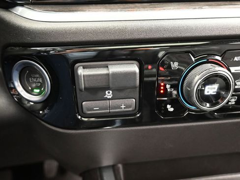 Used 2024 Chevrolet Silverado 1500 LTZ w/ LTZ Premium Package image 35