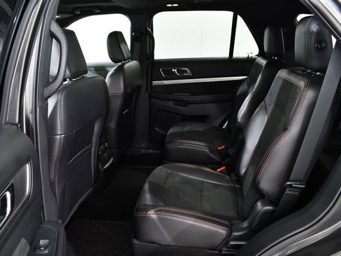 Used 2019 Ford Explorer XLT w/ Equipment Group 202A AWD/4WD image 16