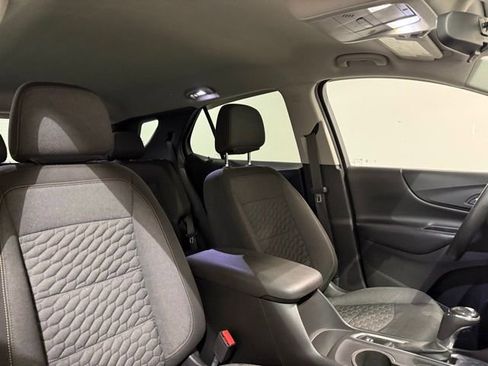 Used 2018 Chevrolet Equinox LT image 26