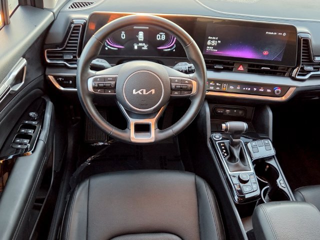 Used 2025 Kia Sportage EX FWD image 14