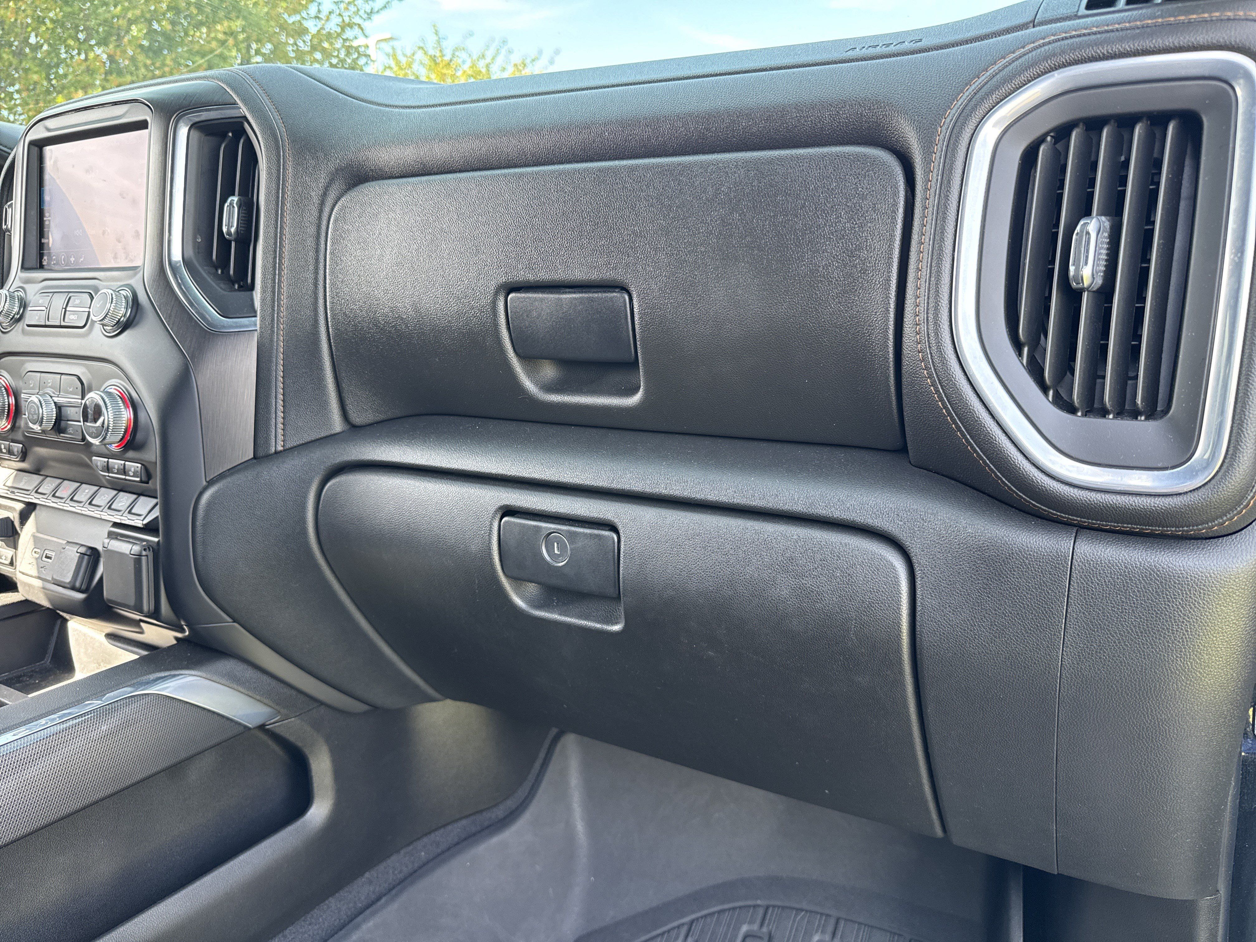 Used 2022 GMC Sierra 3500 AT4 AWD/4WD image 21