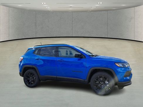 New 2026 Jeep Compass Latitude image 3