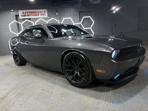 Used 2014 Dodge Challenger SXT Plus RWD image 7