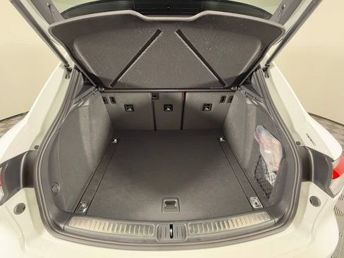 New 2026 Porsche Macan S image 17