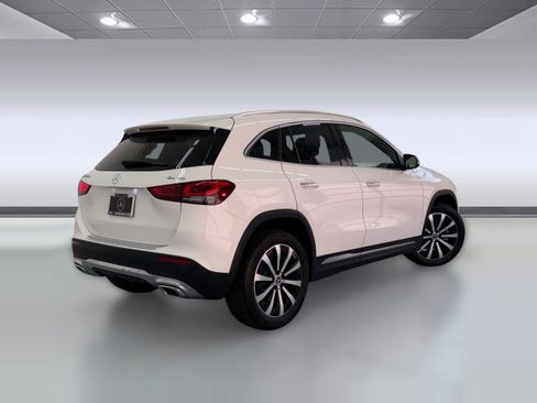 Used 2023 Mercedes-Benz GLA 250 4MATIC w/ Premium Package image 8