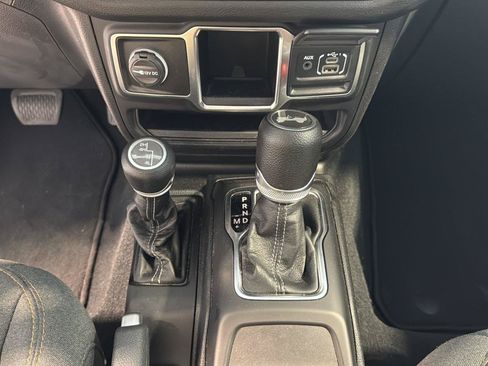 Used 2024 Jeep Wrangler Sport AWD/4WD image 24