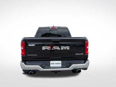 Used 2025 RAM 1500 Big Horn AWD/4WD image 4