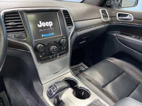 Used 2015 Jeep Grand Cherokee Overland image 14