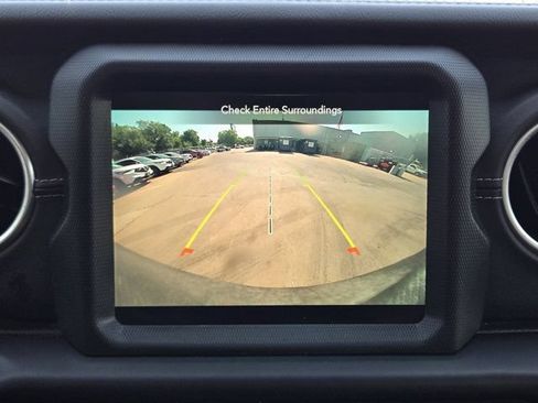Used 2023 Jeep Wrangler Unlimited Sahara AWD/4WD image 19
