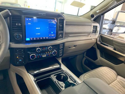 New 2026 Ford F250 Platinum w/ Platinum Plus Package AWD/4WD image 12
