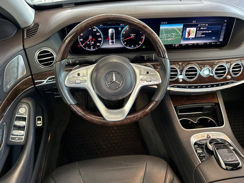 Used 2018 Mercedes-Benz S 560 Sedan image 14