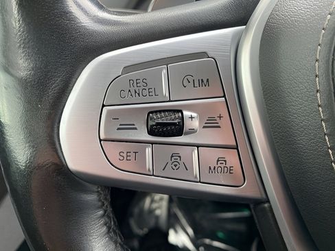 Used 2019 BMW X7 xDrive50i w/ Executive Package image 16