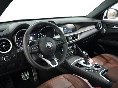Used 2023 Alfa Romeo Stelvio Ti AWD/4WD image 15