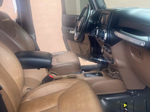 Used 2013 Jeep Wrangler Unlimited Sahara w/ Connectivity Group AWD/4WD image 9
