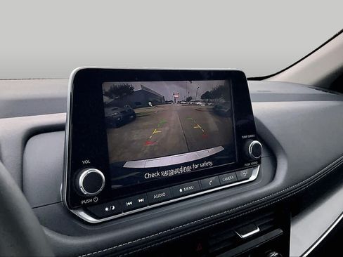 Certified 2025 Nissan Rogue SV FWD image 26