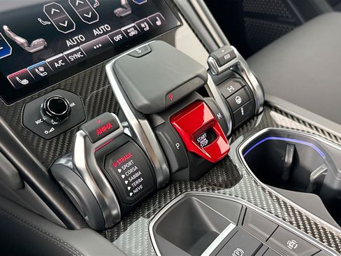 Used 2024 Lamborghini Urus S AWD/4WD image 19