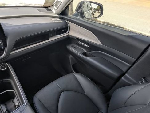 Used 2025 Toyota Grand Highlander FWD image 21