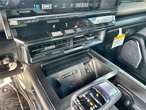 New 2026 GMC Hummer EV SUV image 27