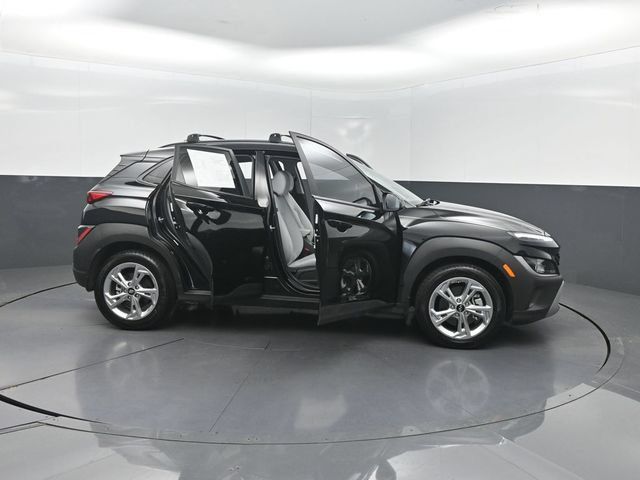 Used 2023 Hyundai Kona SEL AWD/4WD image 34