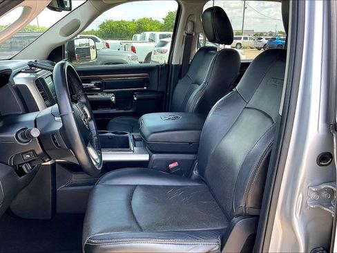 Used 2014 RAM 1500 Laramie w/ Convenience Group AWD/4WD image 18