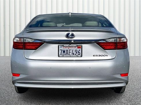 Used 2015 Lexus ES 300h image 25