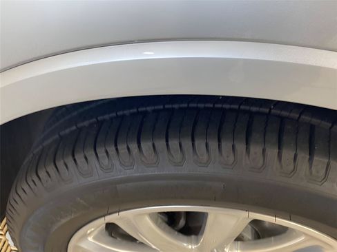 Used 2019 Buick Envision Essence AWD/4WD image 34