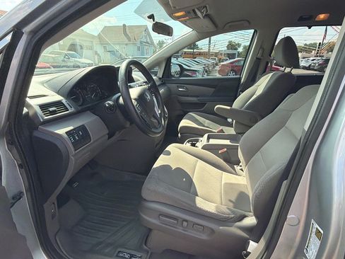 Used 2016 Honda Odyssey SE image 9