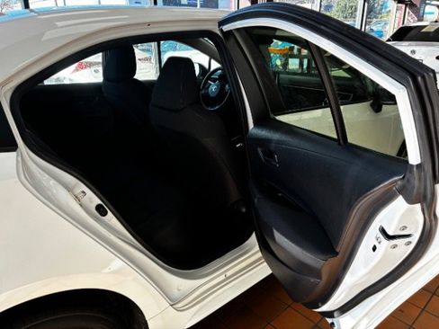 Used 2022 Toyota Corolla LE FWD image 30