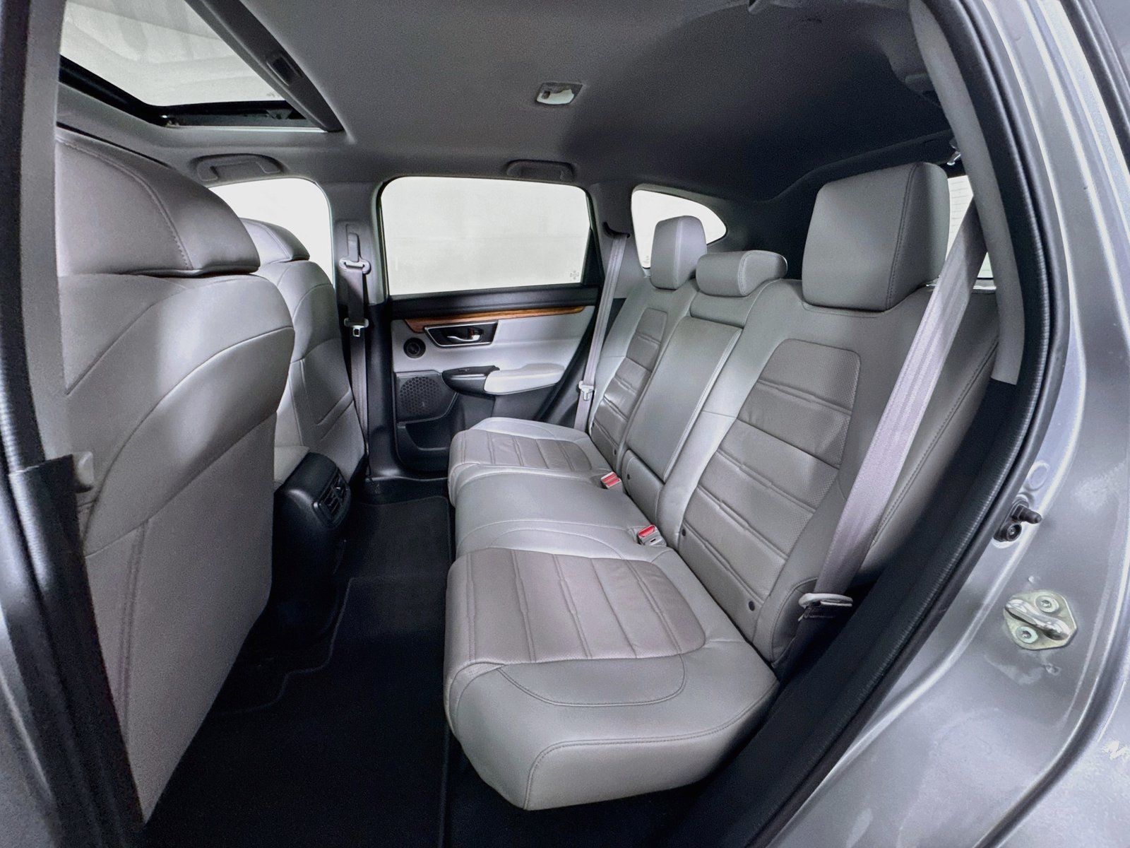Used 2018 Honda CR-V Touring image 25