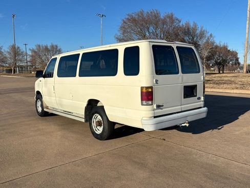 Used 1993 Ford E-350 and Econoline 350 XLT RWD image 6