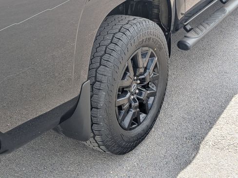 Used 2023 Nissan Frontier SV w/ Midnight Edition Package AWD/4WD image 13