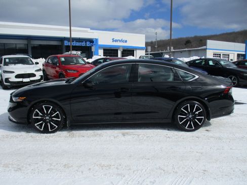 Used 2025 Honda Accord Touring image 8