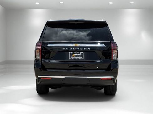 Used 2023 Chevrolet Suburban LT RWD image 7