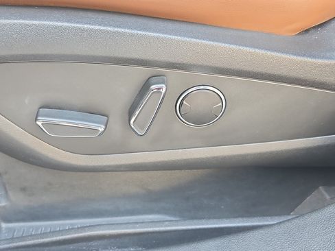 Used 2023 Lincoln Nautilus Reserve AWD/4WD image 10