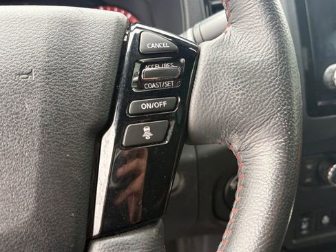 Used 2022 Nissan Frontier PRO-4X image 8