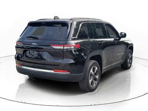 Used 2023 Jeep Grand Cherokee 4WD 4xe w/ Luxury Tech Group II image 4