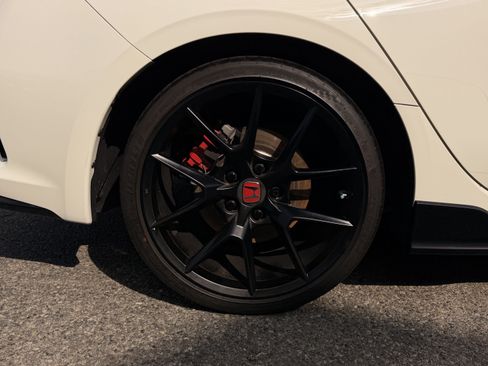 Certified 2024 Honda Civic Type R image 10