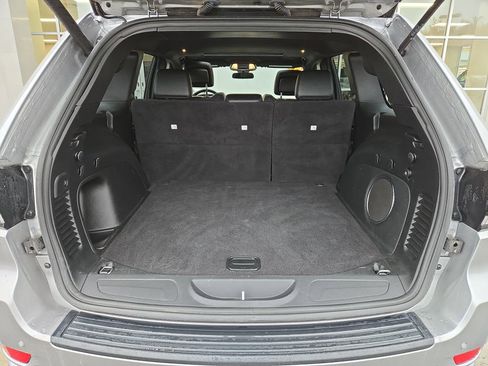 Certified 2021 Jeep Grand Cherokee Laredo X image 29