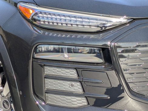 New 2025 Audi Q6 e-tron Premium Plus image 16