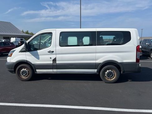 Used 2015 Ford Transit 150 XL image 4