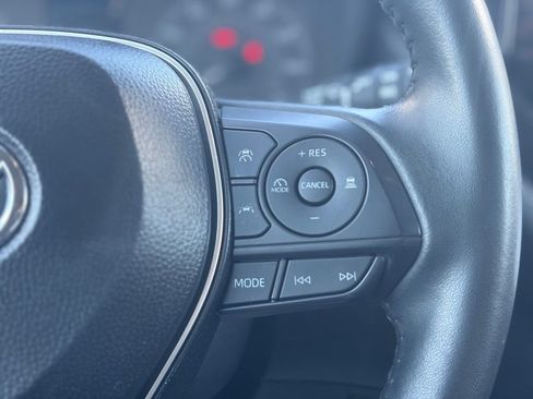 Used 2025 Toyota Corolla Cross LE FWD image 22
