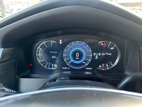 Used 2016 Cadillac Escalade ESV Premium RWD image 22