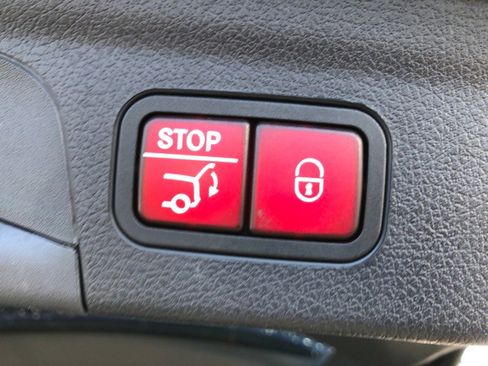 Used 2022 Mercedes-Benz GLE 350 4MATIC w/ Premium Package image 39