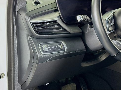 Certified 2025 Buick Enclave Preferred image 8