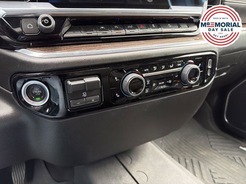 Used 2023 Chevrolet Silverado 1500 RST AWD/4WD image 17
