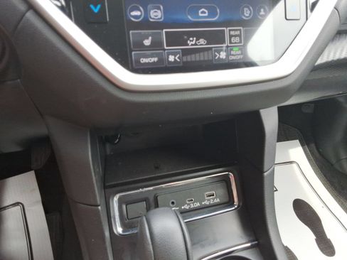 Used 2025 Subaru Ascent Premium AWD/4WD image 17