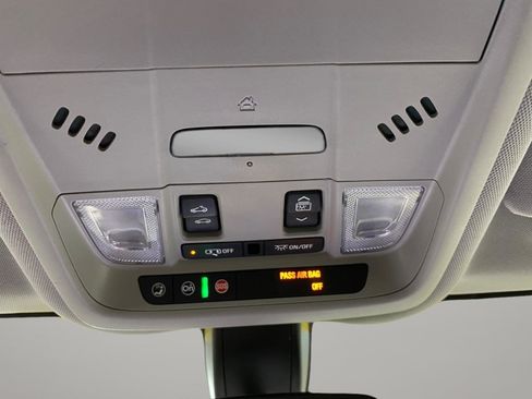 Used 2019 Chevrolet Equinox LT image 15