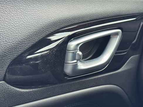 New 2026 Jeep Compass Limited image 24